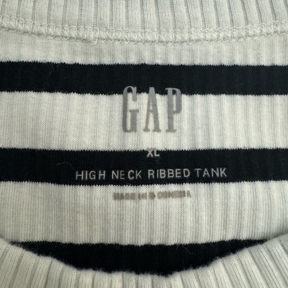 GAP Women’s Bundle (2) of Tank Tops -
(1) Black/White and (1) Blue Size XL - Picture 6 of 13